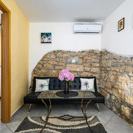 1 Bedroom Lovely In Barat * Barat (Rovinj)