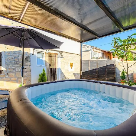Amazing In With House A Panoramic View *
